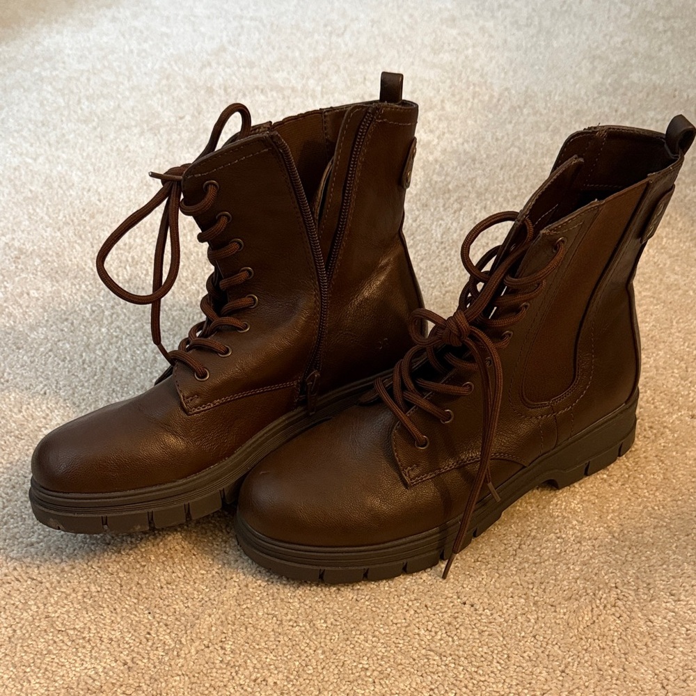 White Mountain Dark Brown Leather Boots